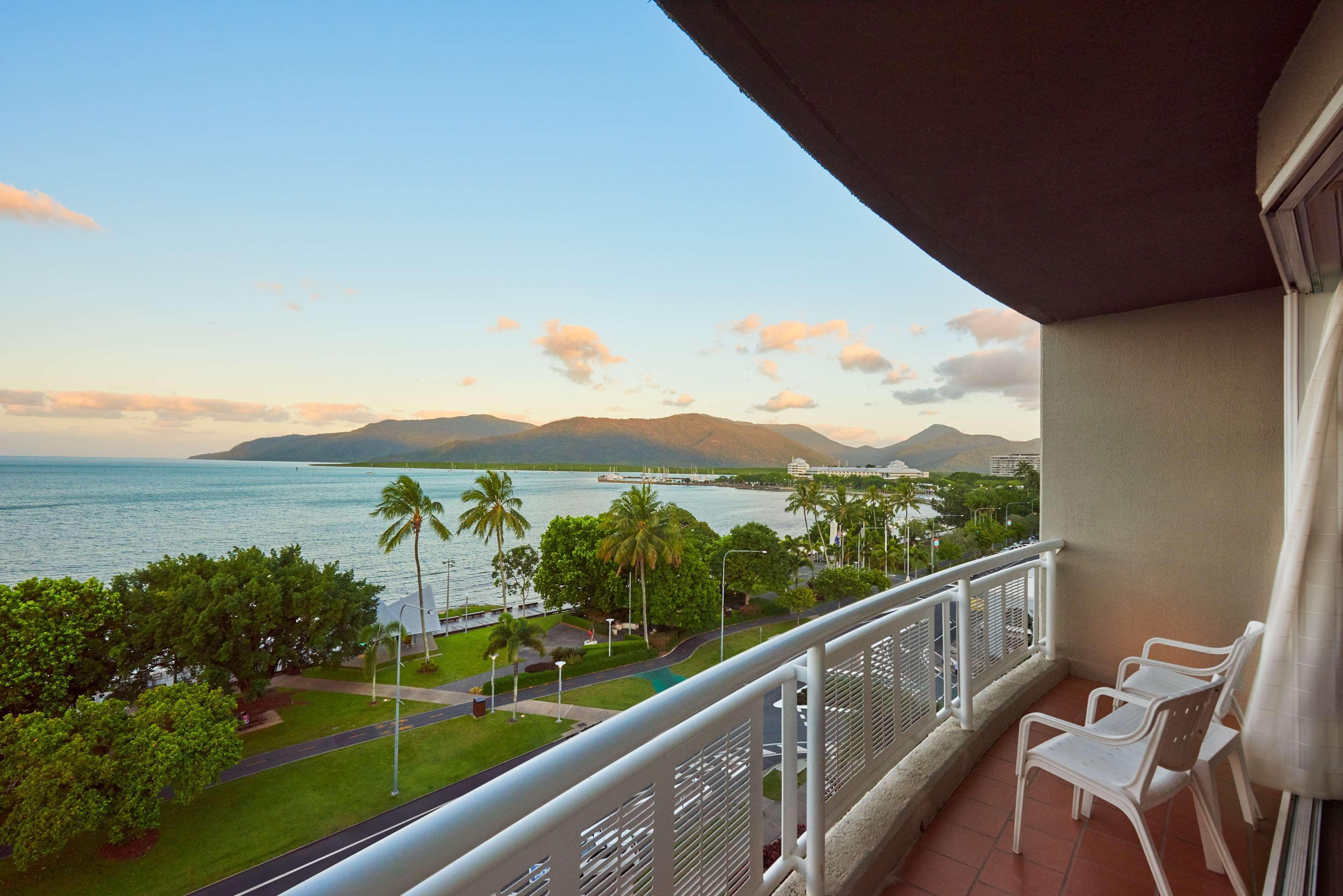 Hotel Doubletree By Hilton Cairns Exteriér fotografie