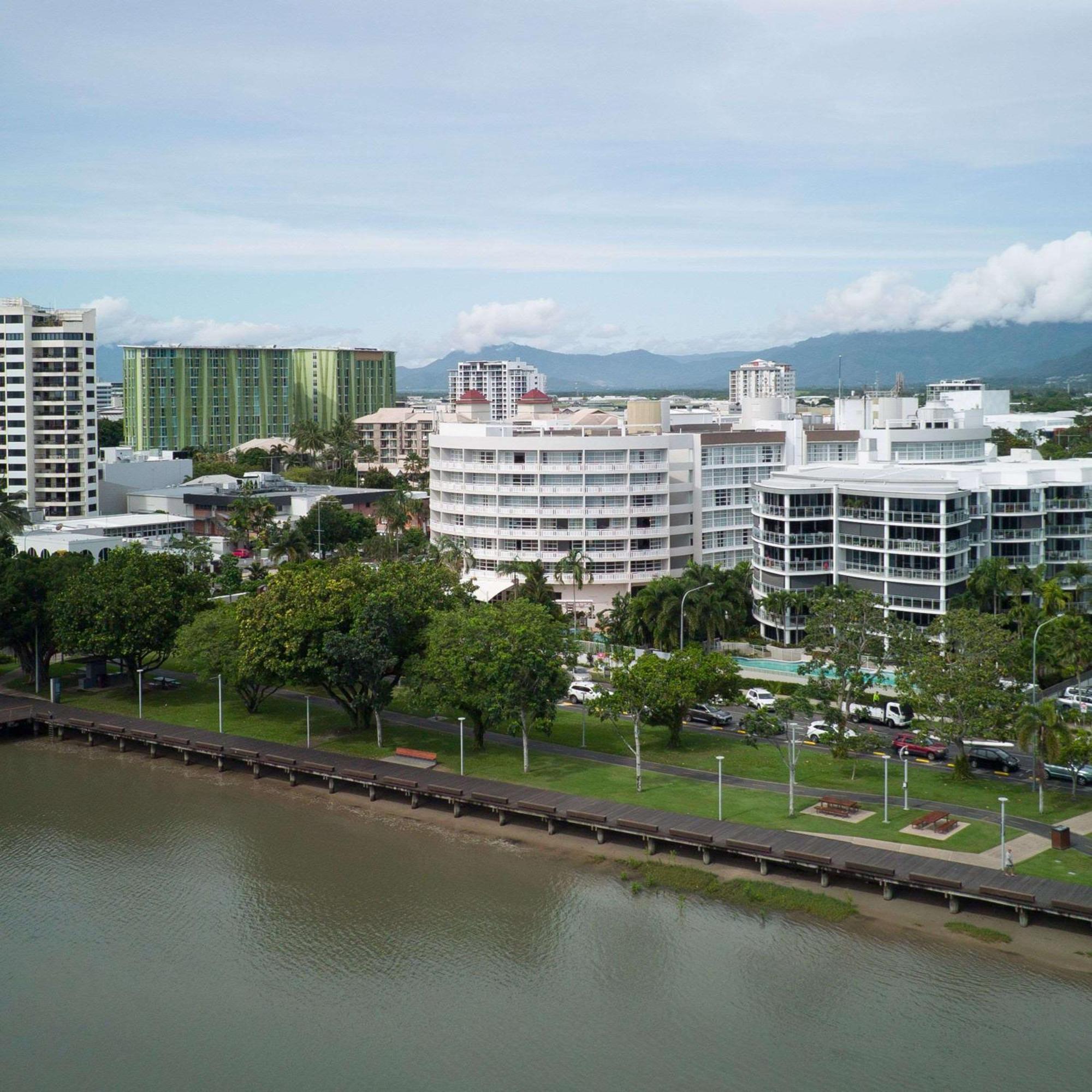 Hotel Doubletree By Hilton Cairns Exteriér fotografie